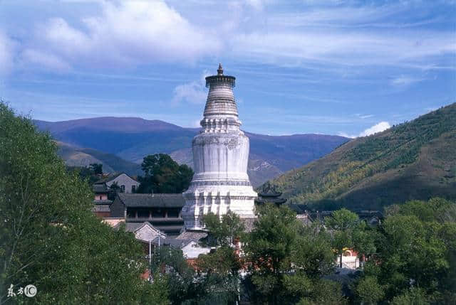 《五台山旅游攻略》五台山必去寺庙，五爷庙排第一，还有你想不到的