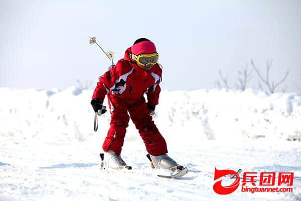 春节黄金周：五家渠冰雪特色活动吸引八方游客