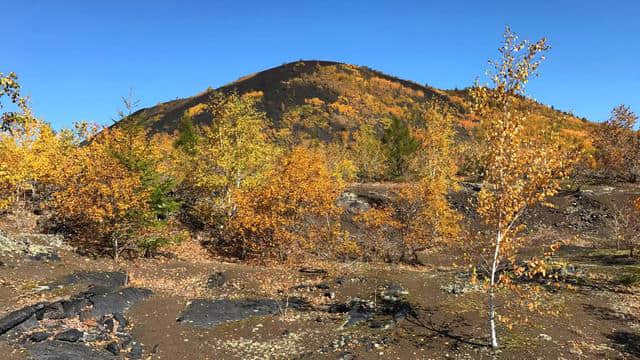 你好，我是五大连池旅游！2017国庆中秋“双节”五大连池邀您共赏火山秋色！