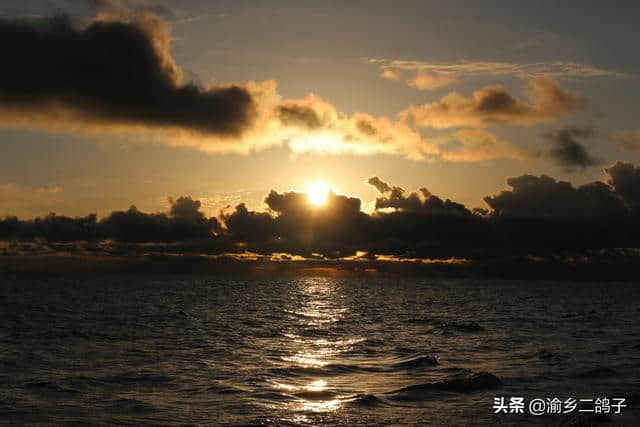 去青海湖旅游，主要看哪些景点？路线怎么走？