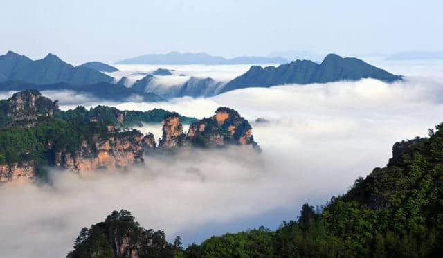 十一月旅游适合去哪里，秋季旅游张家界好不好