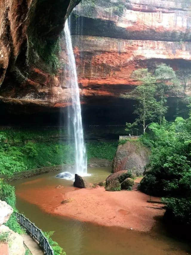 乐山周边这个可以媲美泸沽湖的免费景点，你去过吗？