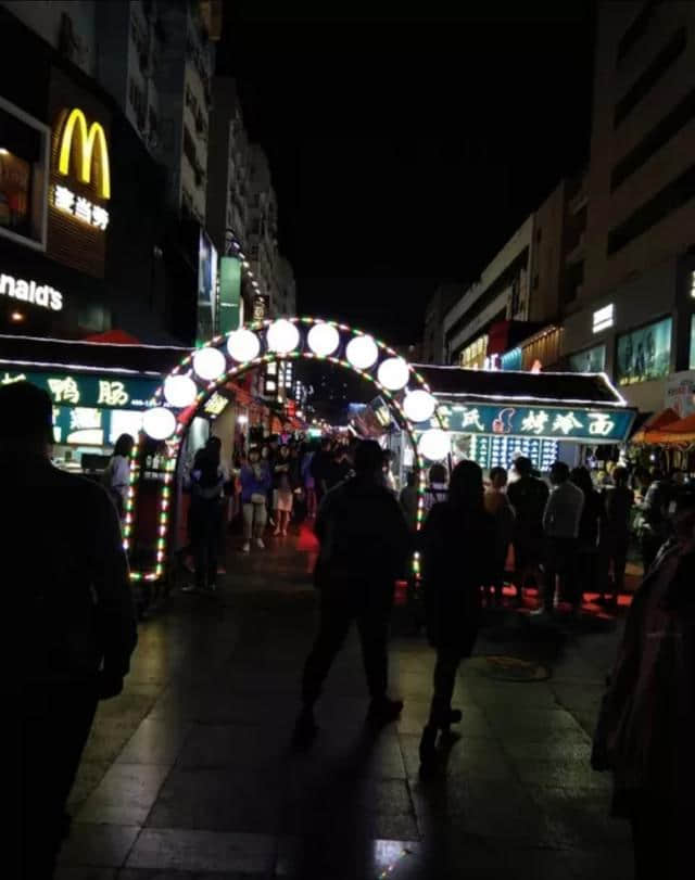 两天一夜青岛旅游攻略，八大关，台东步行街，小青岛，海军博物馆