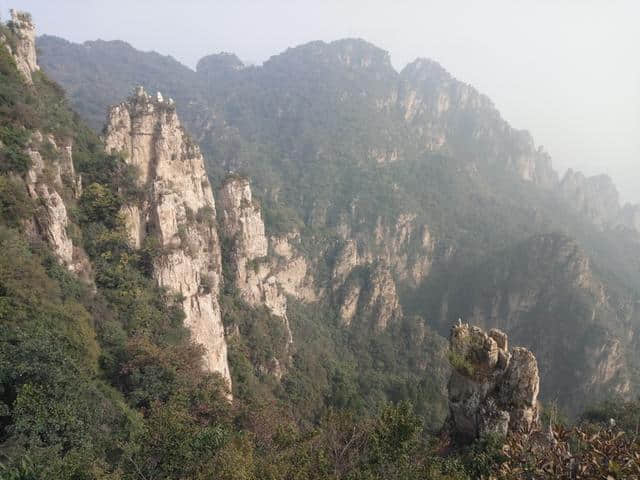 游狼牙山体验玻璃栈道