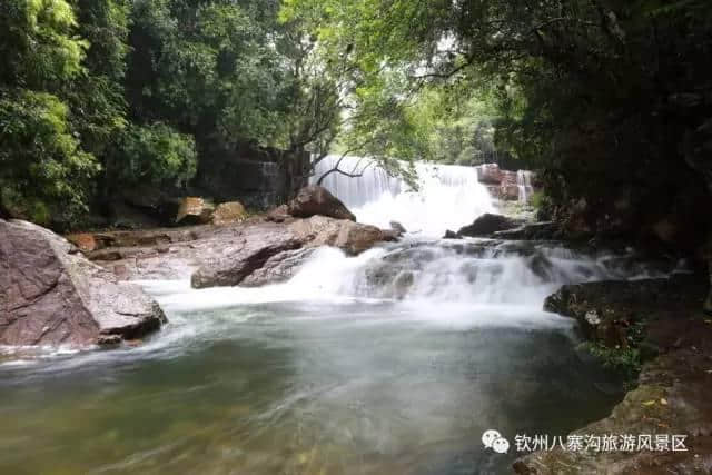 八寨沟雨后瀑布更壮观景致更迷人