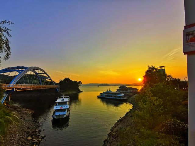 千岛湖：这里的夕阳让我忘记伤痛，却又想起了她