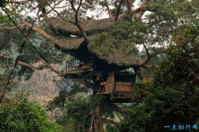 老挝十大最​好玩值得去的旅游景点，巴色，一个意思是“天堂之山”的名字，是一个很好的体验老西部的地方