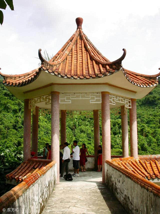 探秘瓦屋山美景秘密，感受南非“桌山”的美景