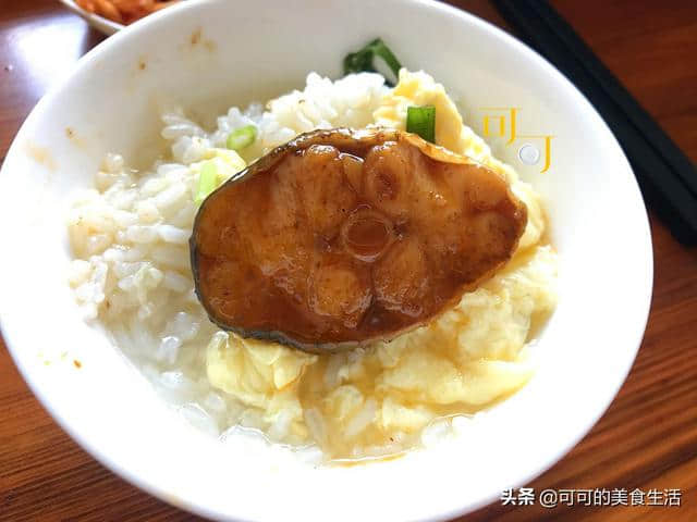 徽州之旅：齐云山脚下午餐，农家乐里两菜一汤65元，油豆皮汤好喝