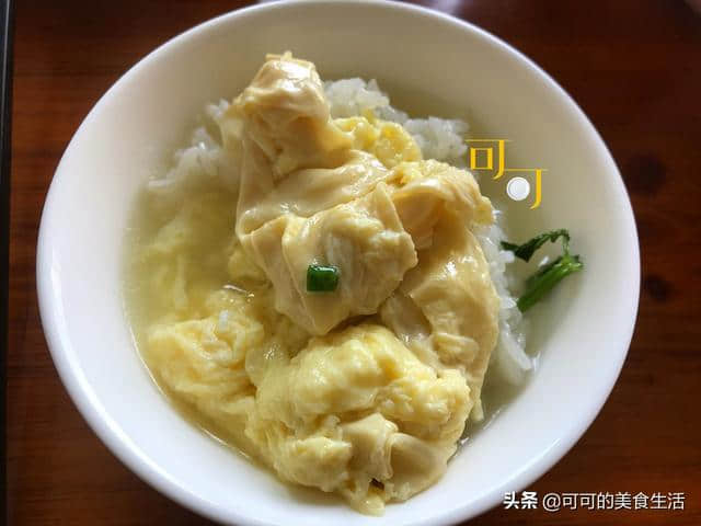 徽州之旅：齐云山脚下午餐，农家乐里两菜一汤65元，油豆皮汤好喝