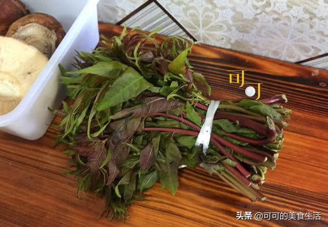 徽州之旅：齐云山脚下午餐，农家乐里两菜一汤65元，油豆皮汤好喝