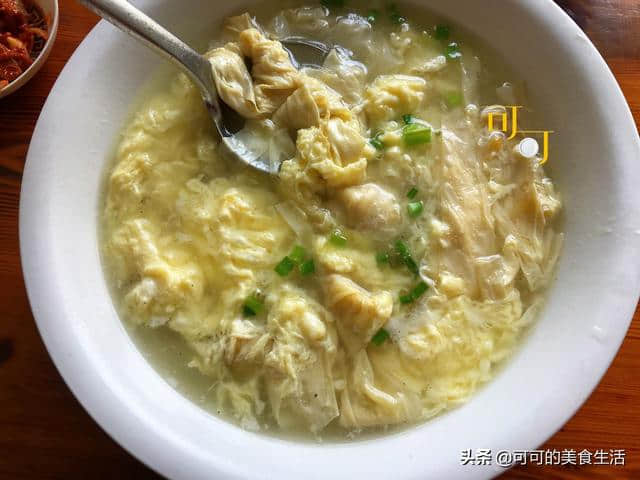 徽州之旅：齐云山脚下午餐，农家乐里两菜一汤65元，油豆皮汤好喝