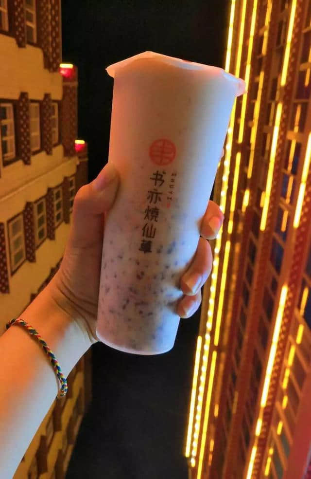 寂寞的旅人啊，康定藏餐的老板娘溜溜的好看