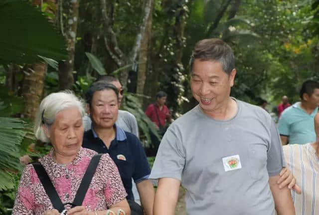 椰风含笑迎远客，兴隆相聚话当年@兴隆热带植物园