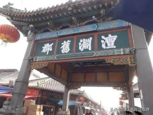 绘饰图案，雕梁画栋，非常美观，河南濮阳四牌楼