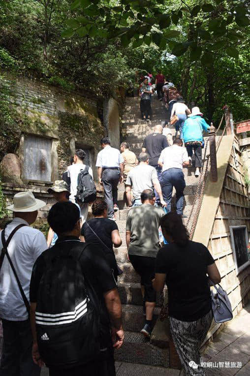 乘“环西部火车游”列车，赏崆峒山美景｜天水人捷足先登