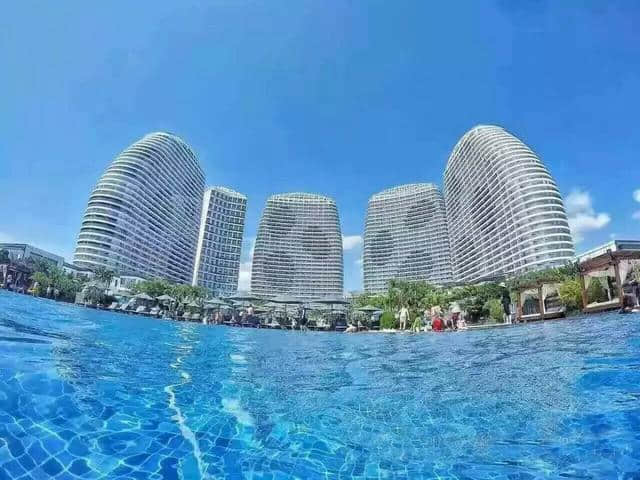 惠州5星小迪拜酒店，游“立体海洋”泳池，2大1小套餐仅666元