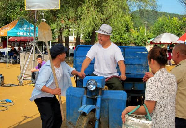 亿年历史的景区，却被一个小山村给带火了，农村收入过万