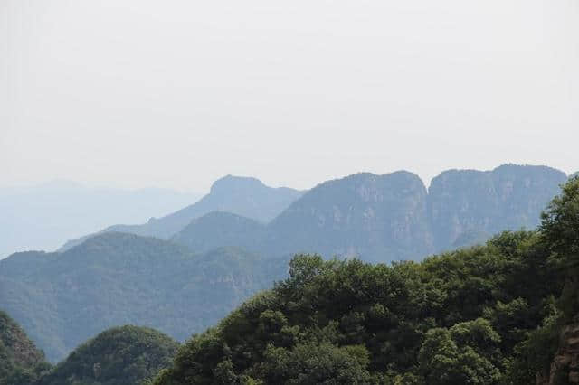 紫塞京津冀13城农家院旅游探店二十一：平谷海青庄园石林峡千佛崖峭壁上的石刻