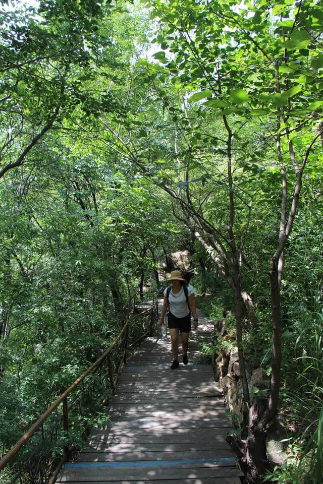 紫塞京津冀13城农家院旅游探店二十一：平谷海青庄园石林峡千佛崖峭壁上的石刻