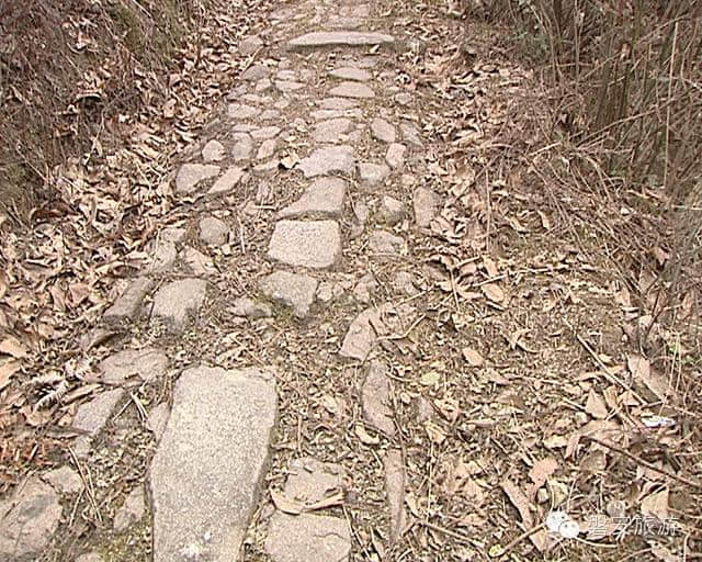 徒步八盆岭古道 探访历史的痕迹